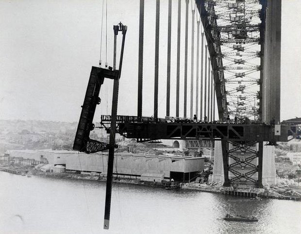Sydney Harbour bridge under construction