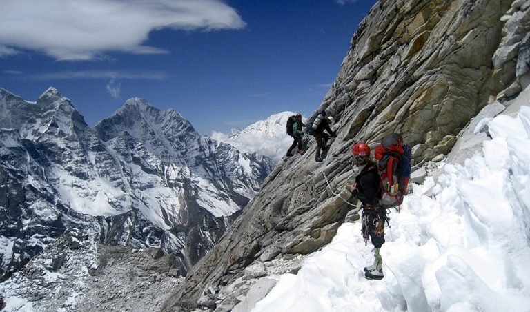 Ama Dablam: climbing the striking Himalayan peak - Australian Geographic