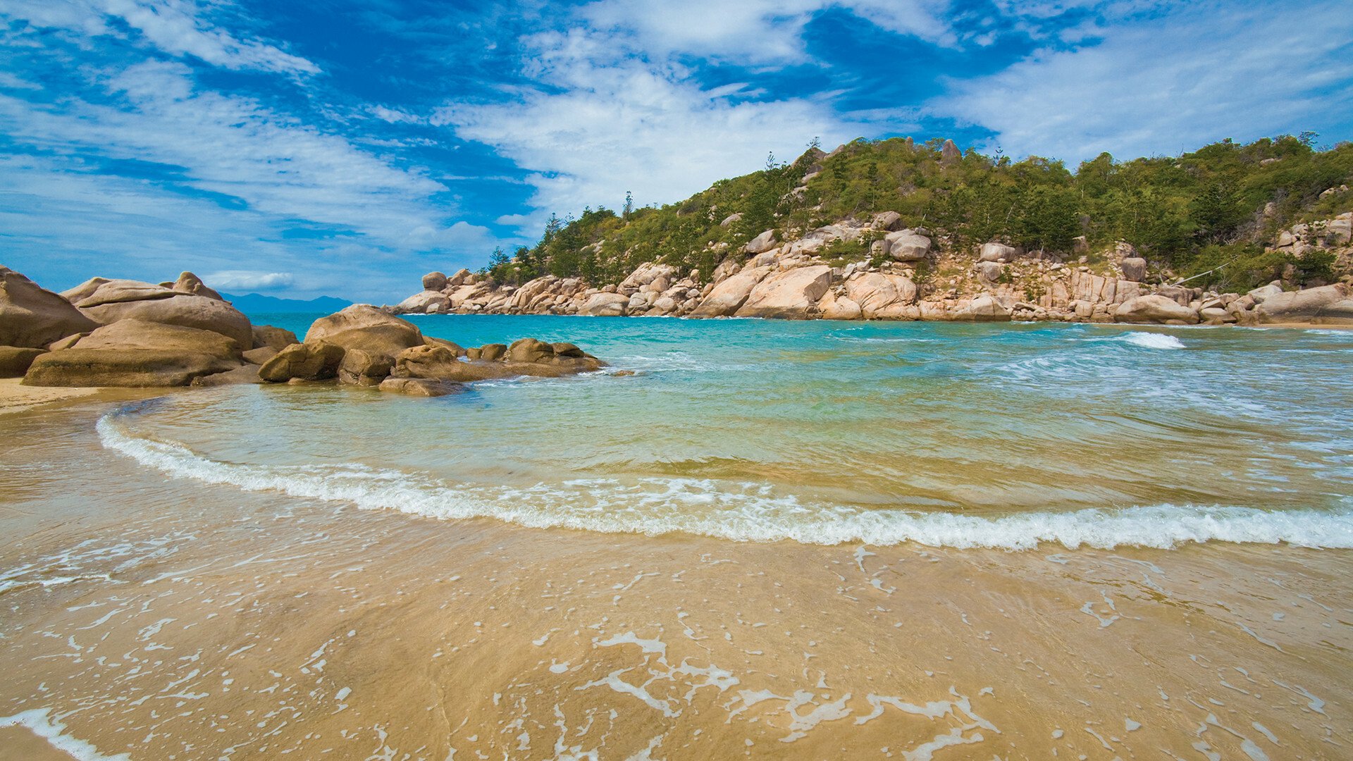beach and bays on magnetic island