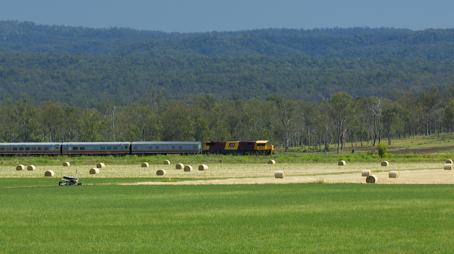 travel by train in queensland