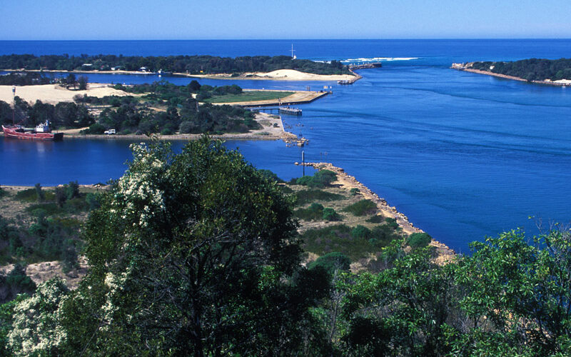 tourist information centre lakes entrance