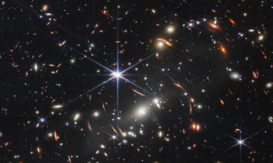 'Webb’s First Deep Field' - Galaxy cluster SMACS 0723.