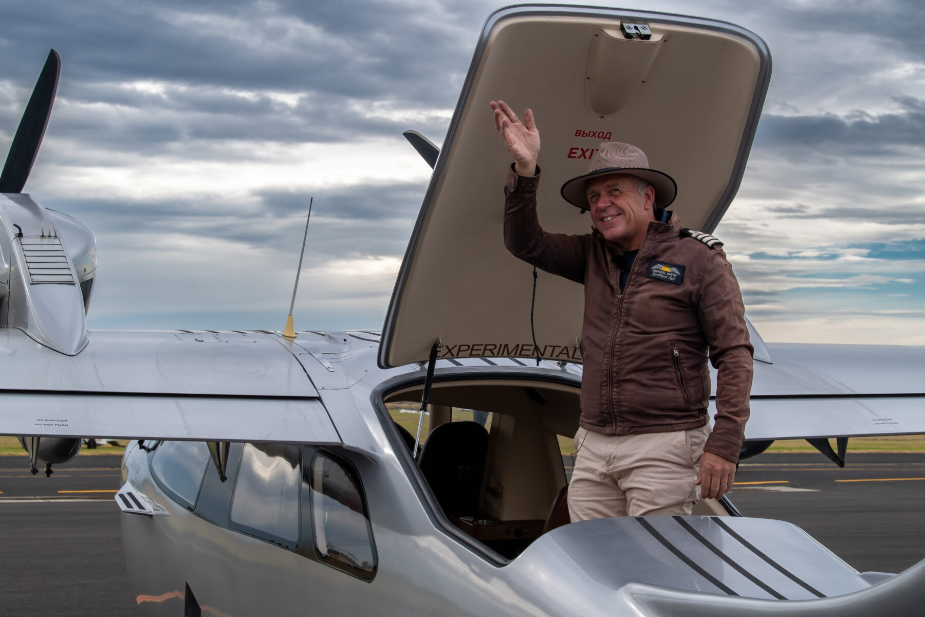 Michael Smith, 2016 Adventurer of the Year, waves from the hatch of his plane before he sets off to recreate the first circumnavigation by air of Australia from RAAF Base Point Cook in 1924 in a twin engine modern Chaika LLC L65 Seabear aircraft named Southern Sun. *** Local Caption *** Adventurer, Michael Smith is flying solo around the Australian coastline to
commemorate the 100th anniversary of the first flight around Australia by Air Forces acting Chief of the Air Staff, Wing Commander S.J. (Jimmy) Goble, and pilot, Flying Officer Ivor McIntyre in the original Fairey IIID seaplane A10-3. Starting from the Royal Australian Air Force (RAAF) base
in Point Cook, outside Melbourne in his seaplane SouthernSun twin engine Chaika LLC L65 Seabear.