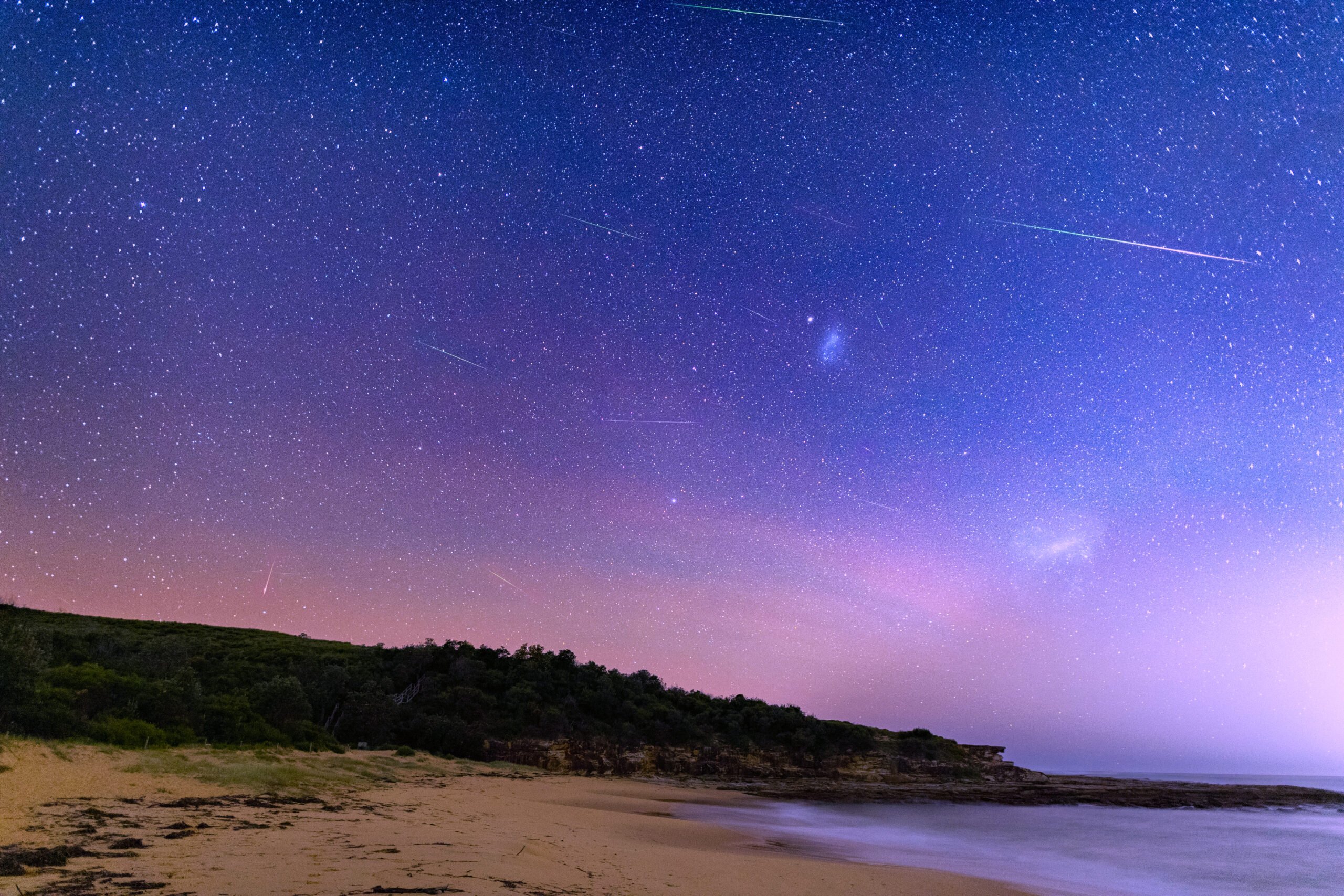 Image for article: How to see the Eta Aquariid meteor shower from Australia