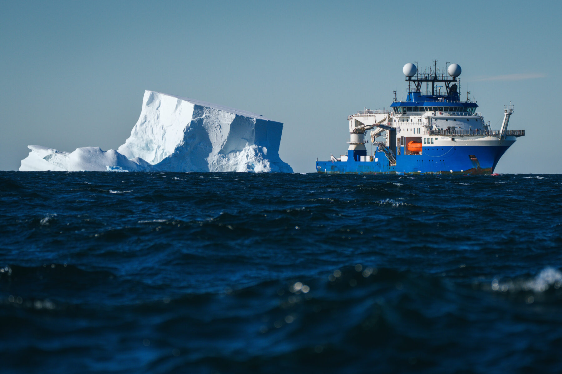 Icebergs surround Falkor (too).