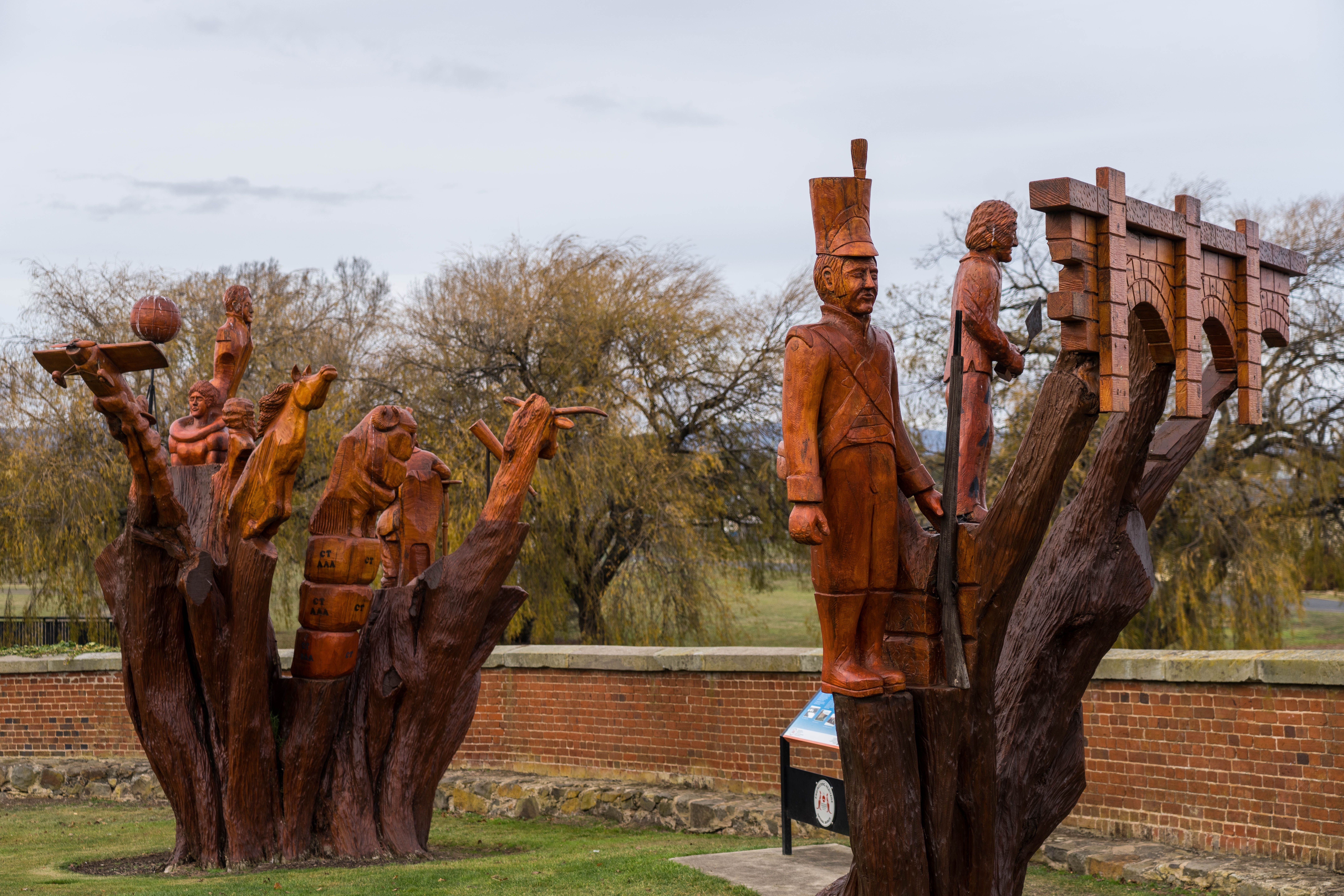 Chainsaw sculptures